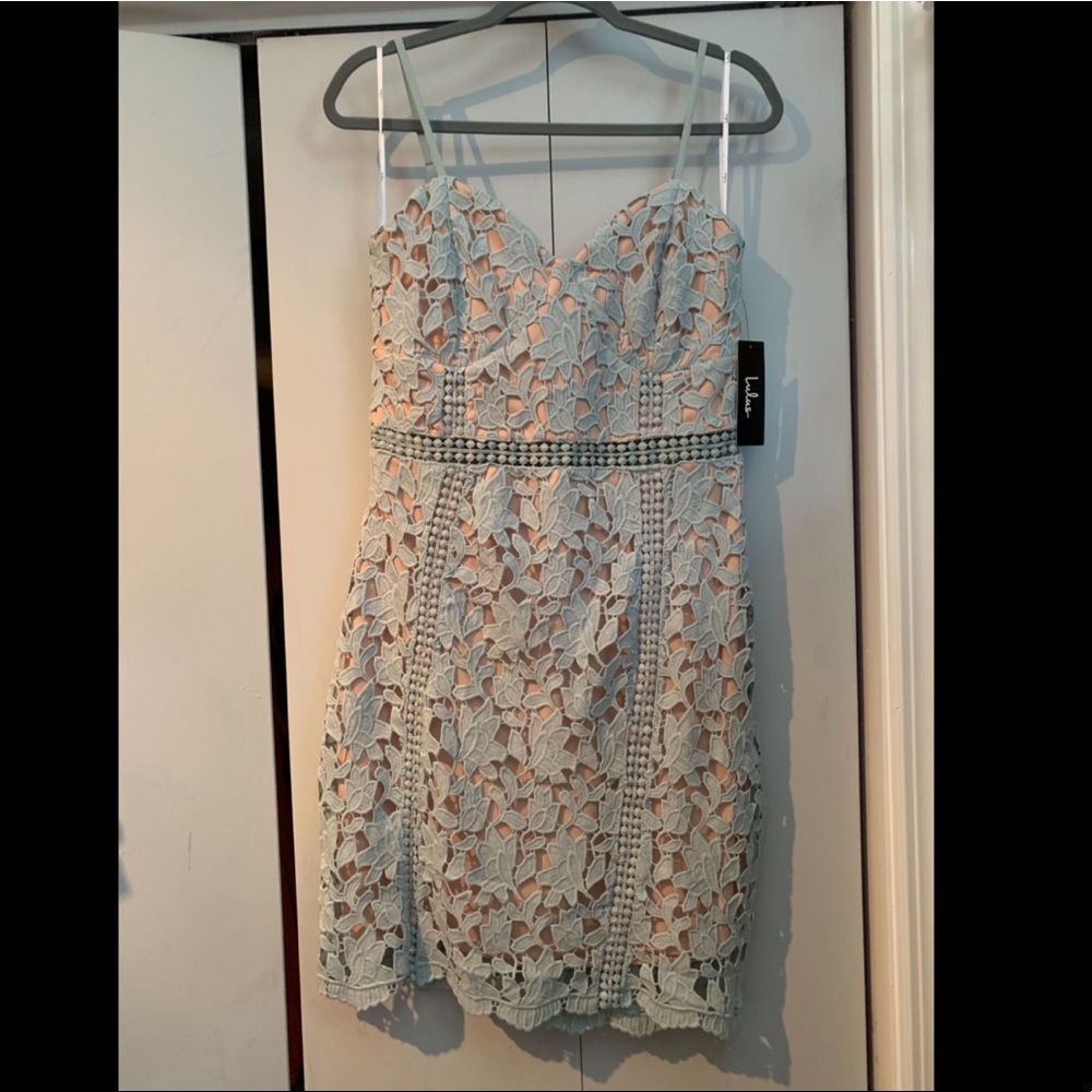 Lulu’s lace dress - NEVER worn - tags still on!